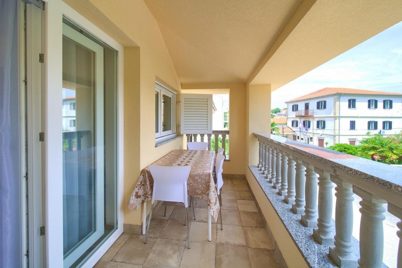 Apartmani Dal Malinska Exterior photo